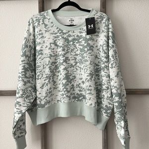 NEW Under Armour loose fit cropped sweatshirt
